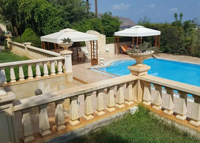 Palazzo Reale Superior Hersonissos (Crete)